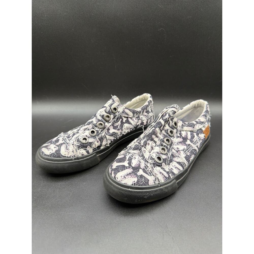 Blowfish Malibu Youth Slip On Sneakers Size 2 Dinosaur Bones Print Canvas Shoes